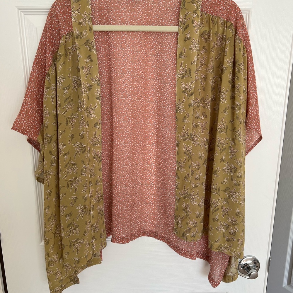Elegant Floral Kimono Blouse in Pink and Olive